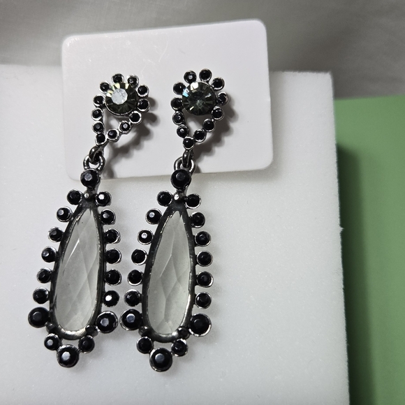 Avon Vintage Earrings Black Glass Stones Teardrop Earrings - Picture 14 of 16